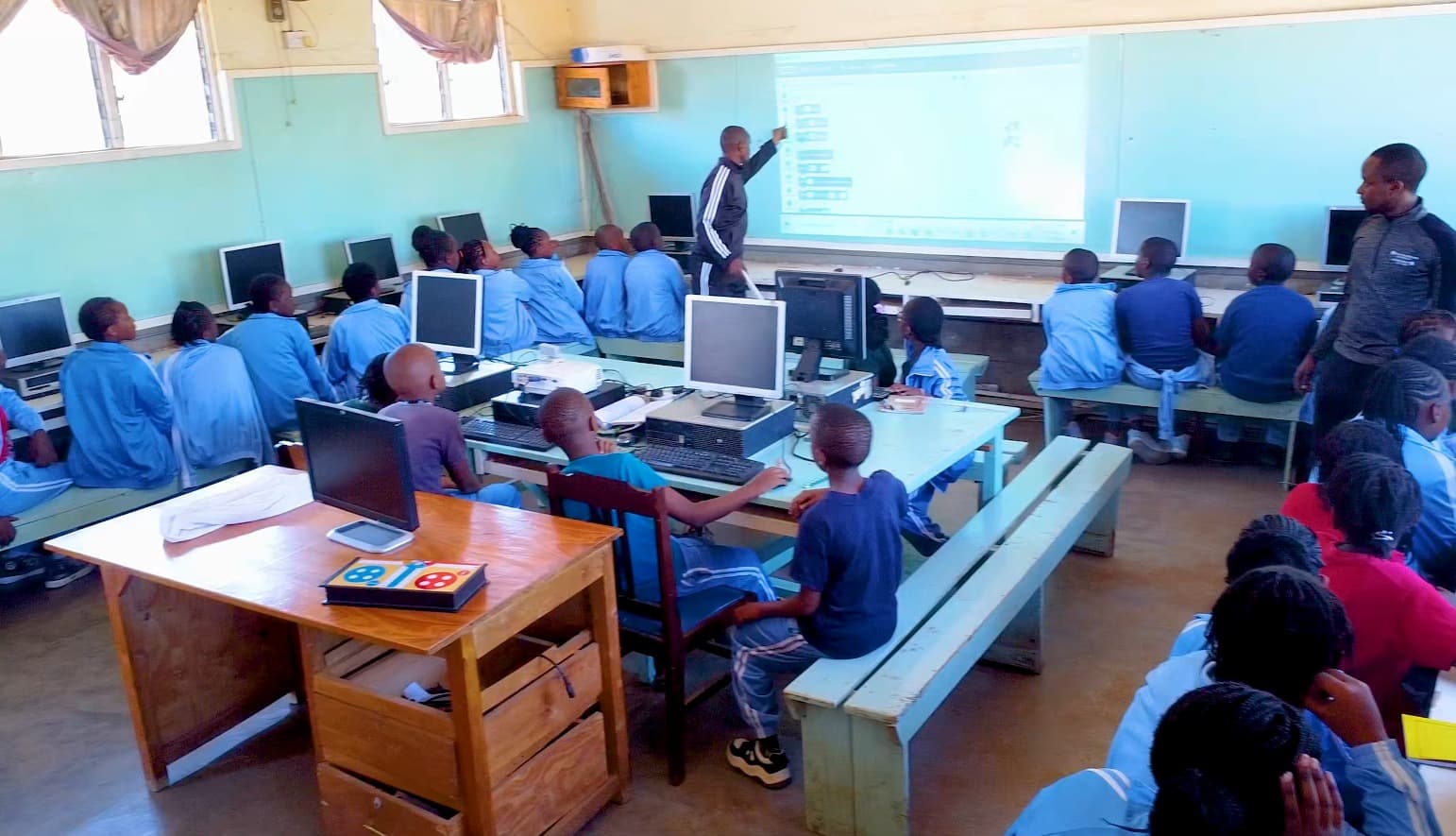 Wankan School Slide 2